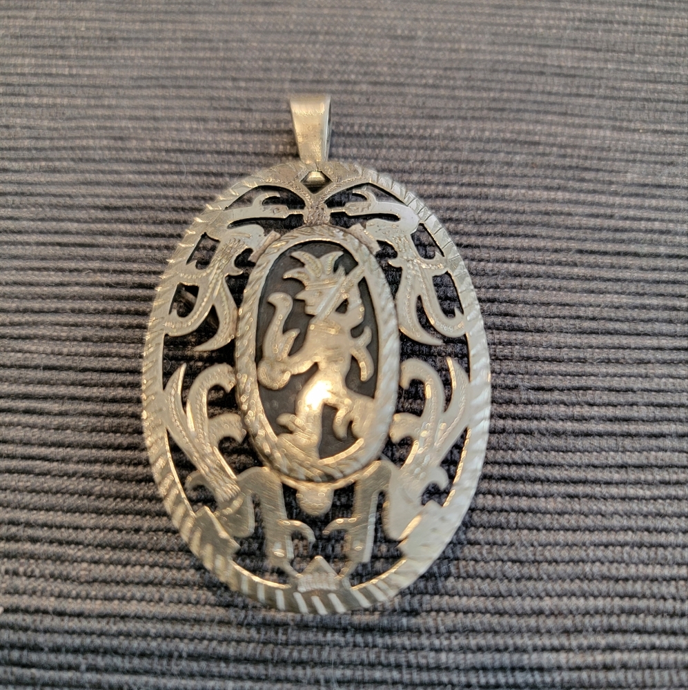 Pendand/Broach (Silver)